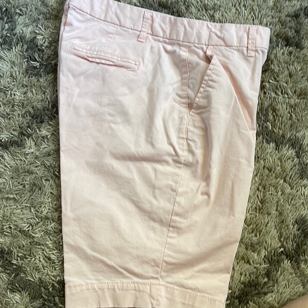 Gap Bermuda shorts light pink Size 6 perfect condition
